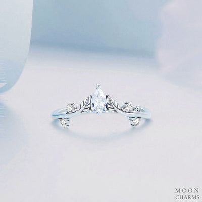 Sparkling Teardrop & Leaves Ring