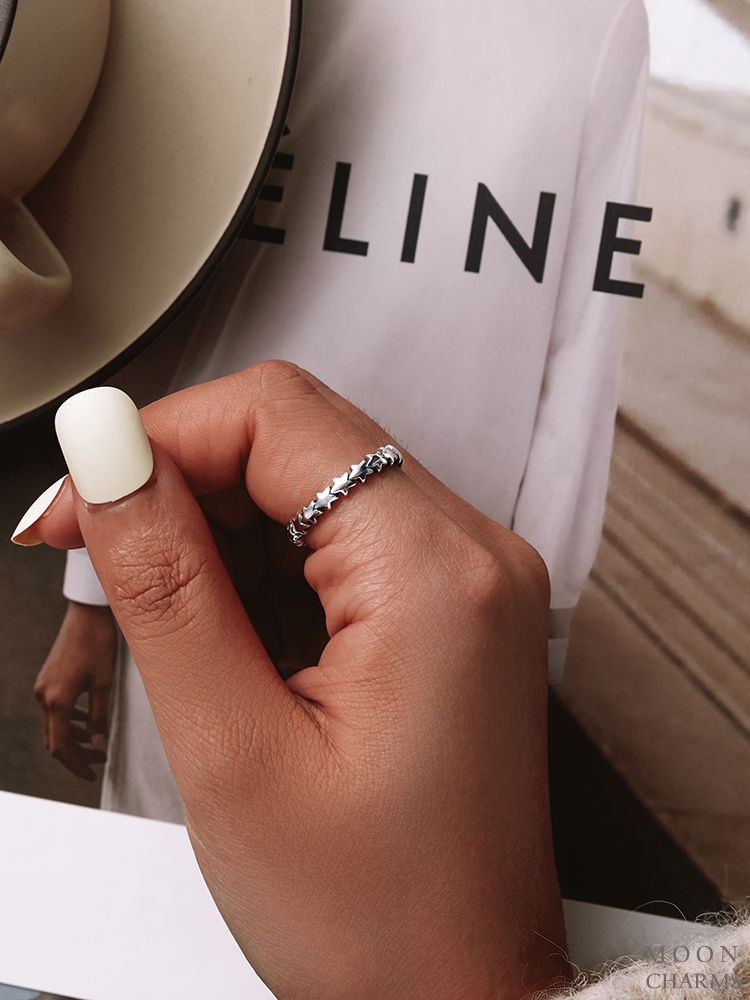 Band of Asymmetric Stars Ring