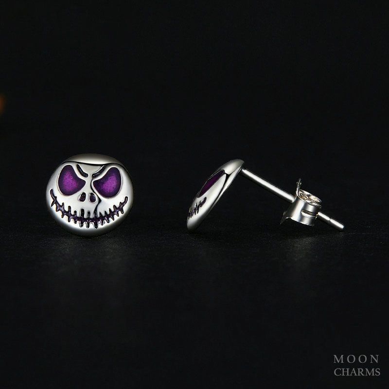 Glow-in-the-dark Skull Stud Earrings