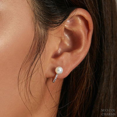 Sparkling Shell Pearl Earrings