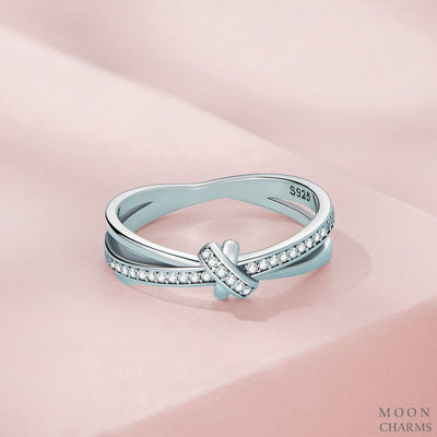 Sparkling Knot Ring